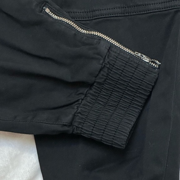 J Brand Jogger Pants Elastic Cuffs Zipper Fly & Button Close Ankle Zipper Black - Picture 8 of 11